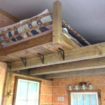 Once in a Blue Moon Farm - Extra lift bed in Secret Garden room: close to the ceiling! - Hotels & Travel Near Me - Eastsound, Washington Once in a Blue Moon Farm - Extra lift bed in Secret Garden room: close to the ceiling! - Hotels & Travel Near Me - Eastsound, Washington