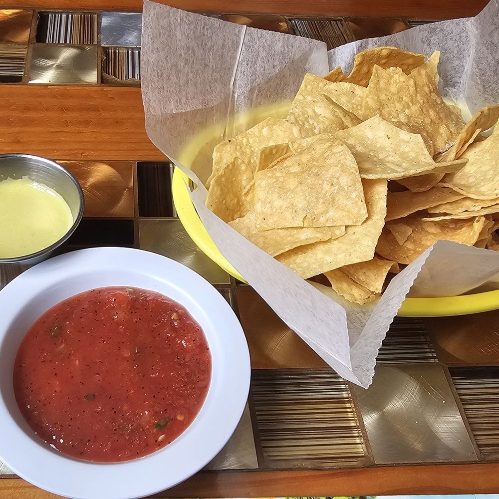 Los Comales - Salsa, green sauce, chips - Mexican Near Me - Memphis, Tennessee Los Comales - Salsa, green sauce, chips - Mexican Near Me - Memphis, Tennessee