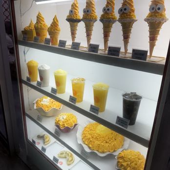 Halomango - From outside - Ice Cream & Frozen Yogurt Near Me - Malay, AKL