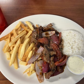 Cevicheria and grill chilemon - Lomo saltado - Latin American Near Me - Memphis, Tennessee