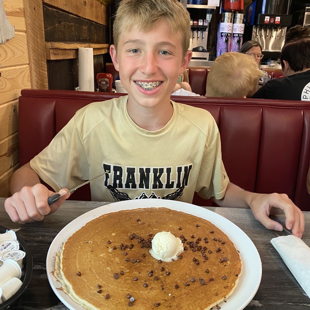 Billy Gail's - Chocolate chip pancakes - American Near Me - Branson, Missouri Billy Gail's - Chocolate chip pancakes - American Near Me - Branson, Missouri