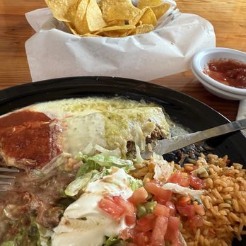 El Toro Bar&Grill - Forgot name but had very tender beef tips inside. Fresh salsa. Yum! - Mexican Near Me - Oak Ridge, Tennessee El Toro Bar&Grill - Forgot name but had very tender beef tips inside. Fresh salsa. Yum! - Mexican Near Me - Oak Ridge, Tennessee