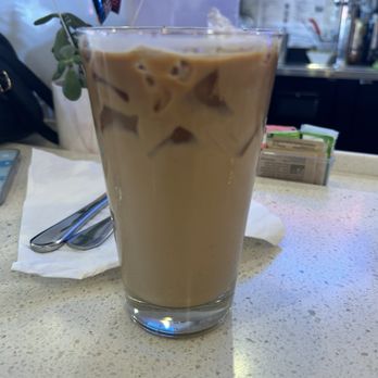 Red Maple - Iced Vanilla Latte - Cafes Near Me - Los Angeles, California Red Maple - Iced Vanilla Latte - Cafes Near Me - Los Angeles, California