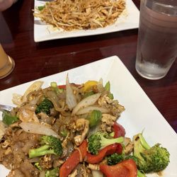 Drunken noodles and pad Thai