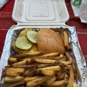 Puttery - Burger and fries - Mini Golf Near Me - Washington, DC, District of Columbia