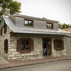 Le Gourmand - Outside front
