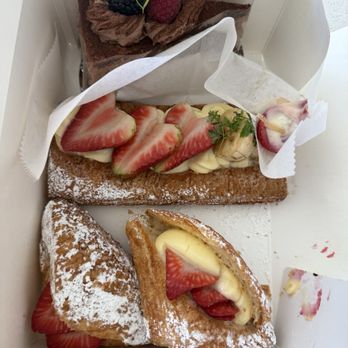 Cream Pan - Strawberry Banana Croissant Chocolate Ganache - Bakeries Near Me - Tustin, California