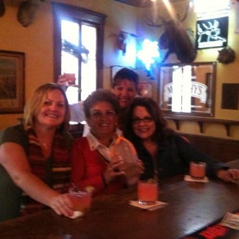 Murphys Hotel Saloon - Girls on weekend getaway. Kurt makes best margaritas. - Pubs Near Me - Murphys, California