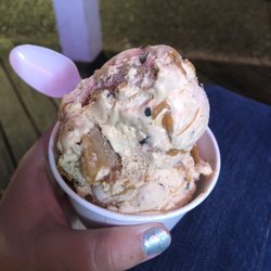 Weezy's Ice Cream