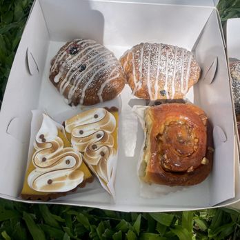 Wallflour Bake Shop - Bakeries Near Me - Honolulu, Hawaii