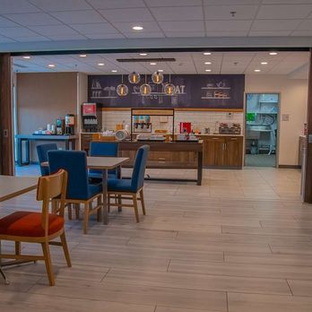 Hampton Inn Wabash - Breakfast Area - Hotels Near Me - Wabash, Indiana Hampton Inn Wabash - Breakfast Area - Hotels Near Me - Wabash, Indiana