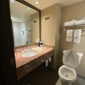 Horseshoe Casino - Room 536 - Hotels Near Me - Saint Louis, Missouri Horseshoe Casino - Room 536 - Hotels Near Me - Saint Louis, Missouri