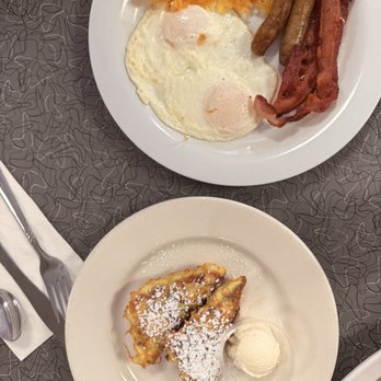 Richmaid Restaurant - 2+2+2 - American Near Me - Lodi, California