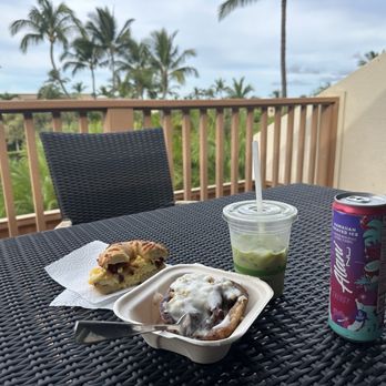 Cinnamon Roll Place - Bakeries Near Me - Kihei, Hawaii Cinnamon Roll Place - Bakeries Near Me - Kihei, Hawaii