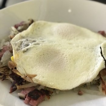 Brunch - Corned beef hash, eggs over easy - delicious!! - Breakfast & Brunch Near Me - Milwaukee, Wisconsin Brunch - Corned beef hash, eggs over easy - delicious!! - Breakfast & Brunch Near Me - Milwaukee, Wisconsin
