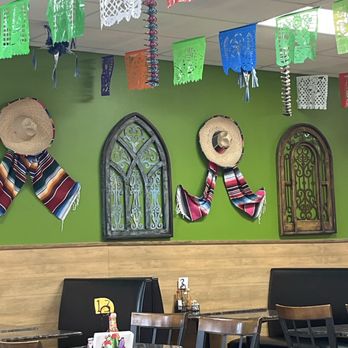 Serranos Mexican Grill - Decor - Mexican Near Me - Valparaiso, Indiana Serranos Mexican Grill - Decor - Mexican Near Me - Valparaiso, Indiana