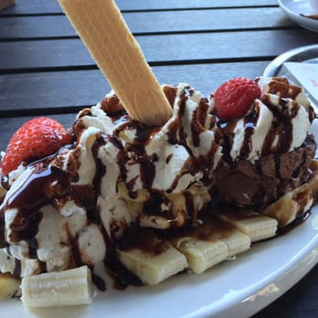 Eis & Sahne Paradies - Bananen Split - Cafes Near Me - Tönisvorst, NW Eis & Sahne Paradies - Bananen Split - Cafes Near Me - Tönisvorst, NW