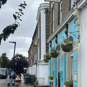 The Pineapple - Exterior Shot - Pubs Near Me - London, XGL The Pineapple - Exterior Shot - Pubs Near Me - London, XGL