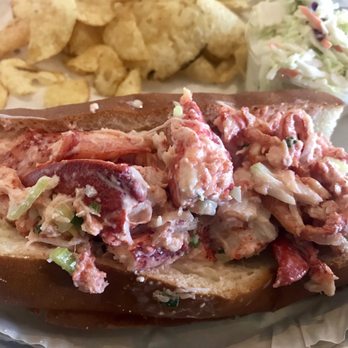 Sam's Chowder House - Lobster Roll - Seafood Near Me - Half Moon Bay, California