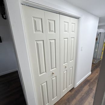NorthOak Construction - Bifold door - Handyman Near Me