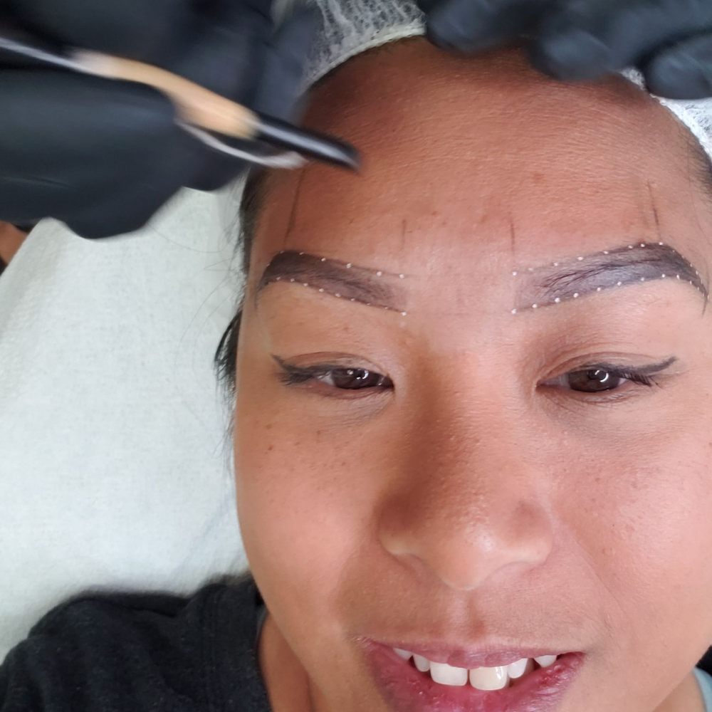 Mapping out my thicker brows, thanks Melissa for having an eye for detail! Mapping out my thicker brows, thanks Melissa for having an eye for detail!
