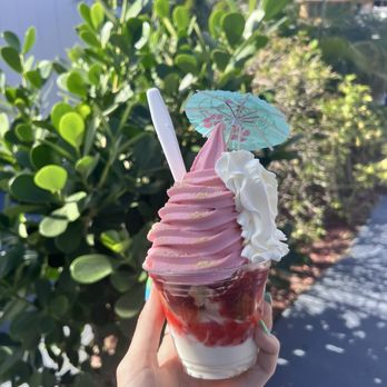 Cabana Boy Ice Cream - strawberry shortcake sundae - Ice Cream & Frozen Yogurt Near Me - Wahneta, Florida