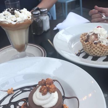 Steuben's Uptown - Butterscotch Pudding, ice Steuben's Hard Pack Ice Cream (Cup or Cone), Mississippi Mud Pie - Diners Near Me - Denver, Colorado