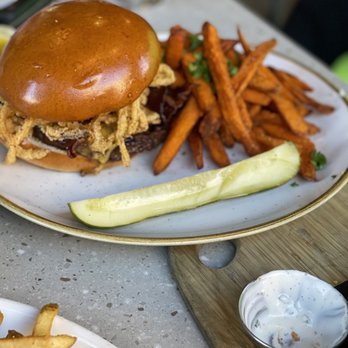 Gus's BBQ - Gus's original burger - Barbeque Near Me - Porter Ranch, California