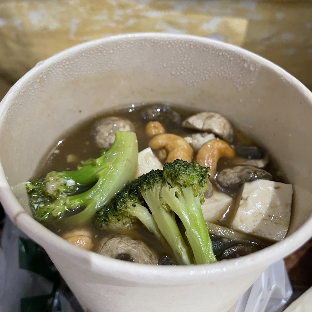 Archie's Wok - Broccoli and Tofu stir fry - Asian Fusion Near Me - Puerto Vallarta, JAL