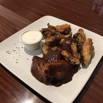 London Cafe - 5 pcs buffalo and 5 pcs lemon pepper wings with ranch - Breakfast & Brunch Near Me - Houston, Texas