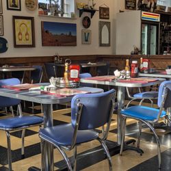 Southwest Diner - Tables and seating