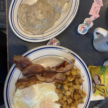 Freedom Square Diner - Breakfast & Brunch Near Me - Verona, Pennsylvania