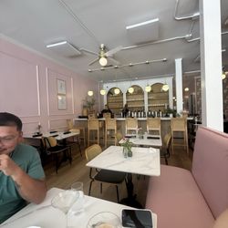 Caroline's On Main