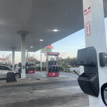 Speedway - a view of a gas station from the side of the road - Gas Stations Near Me - Jacksonville, Florida Speedway - a view of a gas station from the side of the road - Gas Stations Near Me - Jacksonville, Florida