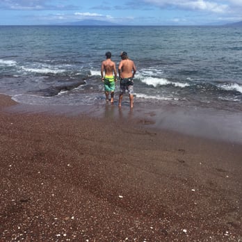 Oneuli Beach - There are rocks in the water so be careful, still such beauty - Beaches Near Me - Makena, Hawaii