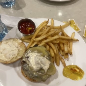 Chelsea's Kitchen - Chelsea burger - American Near Me - Phoenix, Arizona