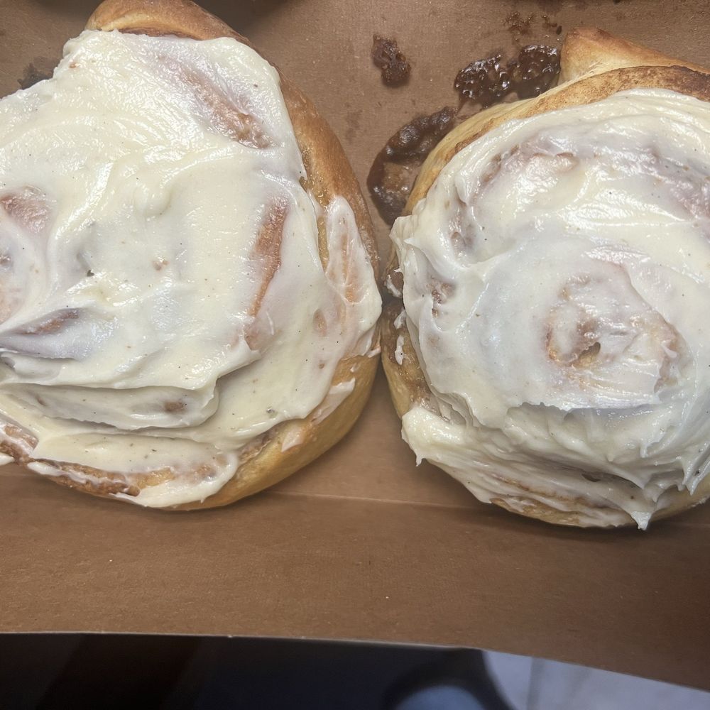 21st Amendment Creamery and Bakery - Cinnamon Rolls - Ice Cream & Frozen Yogurt Near Me - Apple Valley, California