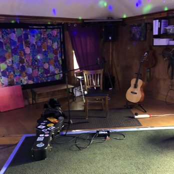 Downeast Dragonfly Bar & Grill - live entertainment stage ... - Bars Near Me - Lubec, Maine