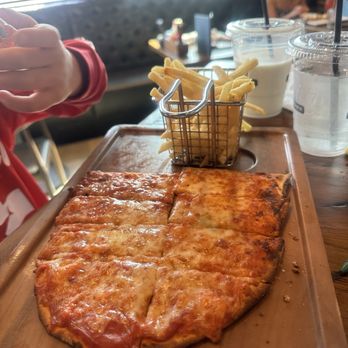Finney's Crafthouse - Oceanside - Kids Cheese Pizza - New American Near Me - Oceanside, California