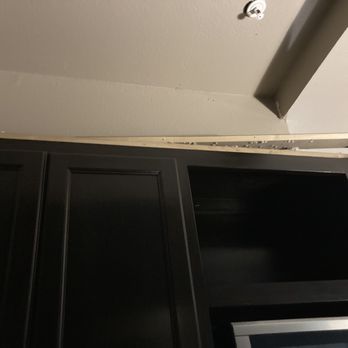 BlackGold Inn - Damaged cabinet - Hotels Near Me - Yoakum, Texas BlackGold Inn - Damaged cabinet - Hotels Near Me - Yoakum, Texas