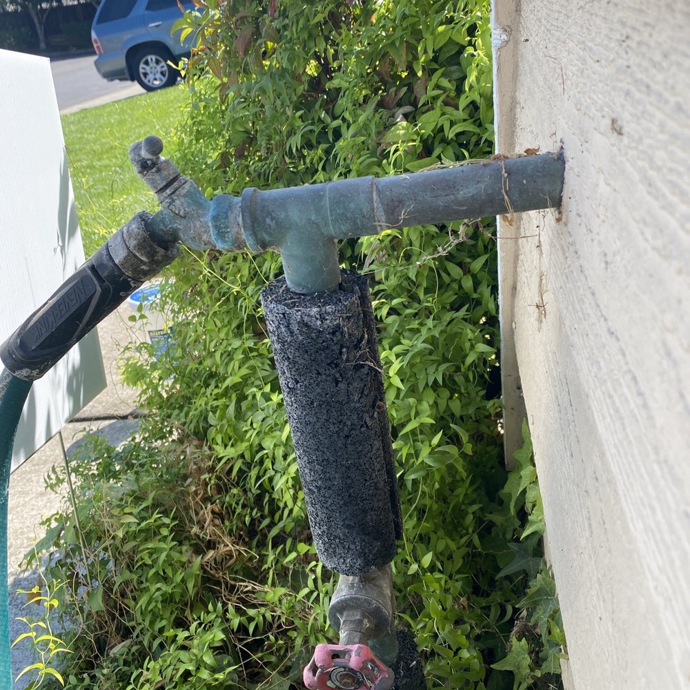 Aqualine Piping - Before: leaking like crazy, and the old school crank that takes forever to turn off the main. - Plumbing Near Me - San Jose, California