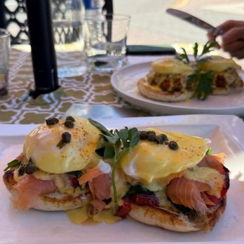 The Lemon Tree - Smoked Salmon Benedict - Cocktail Bars Near Me - Bend, Oregon