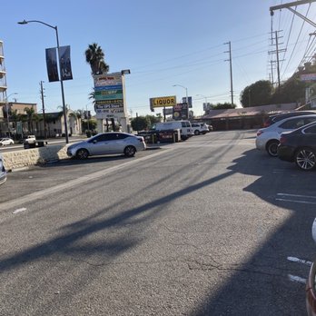 Every Table - Parking lot - Do-It-Yourself Food Near Me - Los Angeles, California