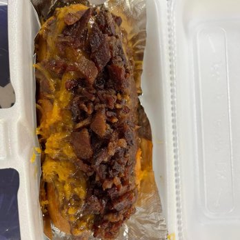 buldogies - Buldogie with mayo, chili, shredded cheese & bacon - Hot Dogs Near Me - Conroe, Texas buldogies - Buldogie with mayo, chili, shredded cheese & bacon - Hot Dogs Near Me - Conroe, Texas