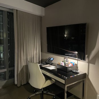Paradox - Hotels Near Me - Vancouver, British Columbia