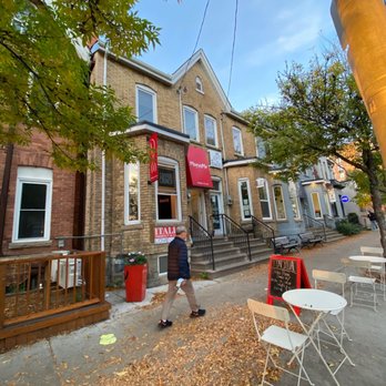 Cannoli Crunch - Outside patio - Desserts Near Me - Toronto, Ontario