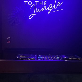 El Laundry Room - Speakeasies Near Me - Doral, Florida