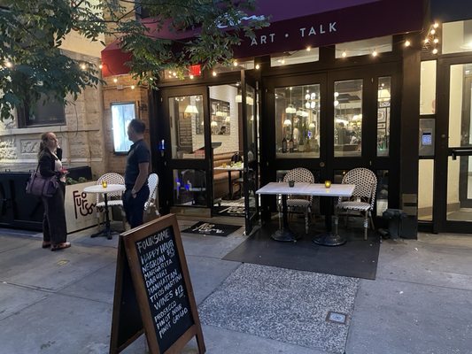 Foursome Bar and Restaurant by null