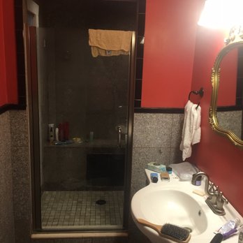 Inns On Bellevue - Bathroom room 122 - Bed & Breakfast Near Me - Newport, Rhode Island