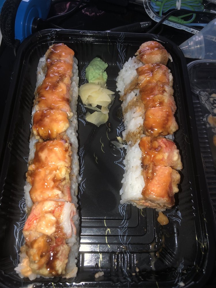Order Cali Burn Roll food online from Nona Sushi store, Fayetteville on bringmethat.com